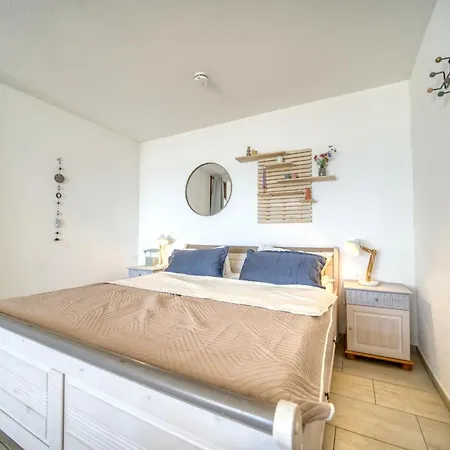 - Haus F, App 0f1401