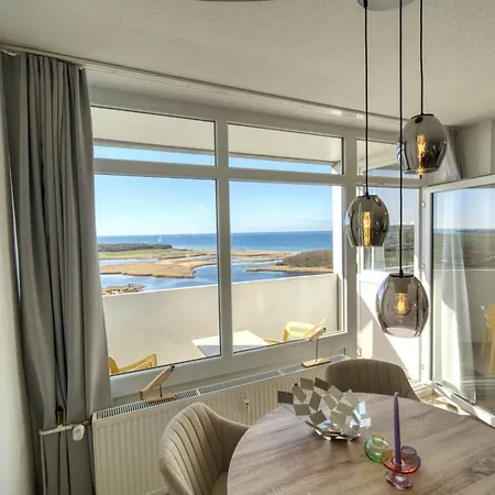 - Haus F, App 0f1401 Appartement