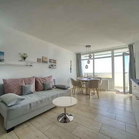 - Haus F, App 0f1401