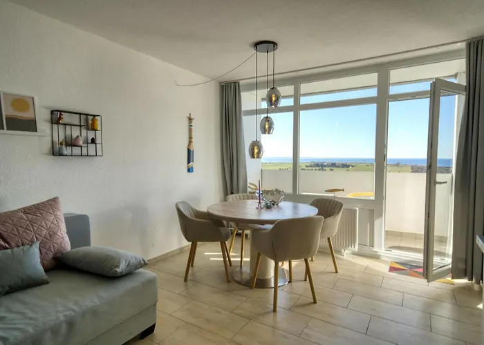 - Haus F, App 0f1401 *
